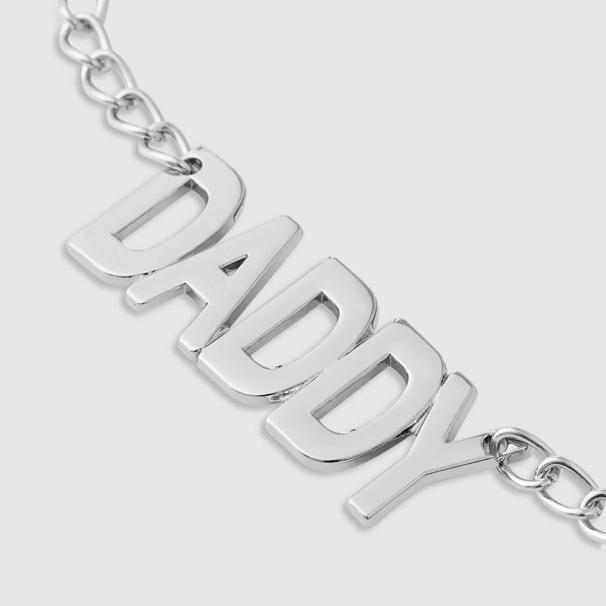 Σφιγκτήρες Θηλών Με Αλυσίδα & Μεταλλική Επιγραφή DADDY Nipple Clamps With Chain & DADDY Tag – Ασημί by Sexopolis