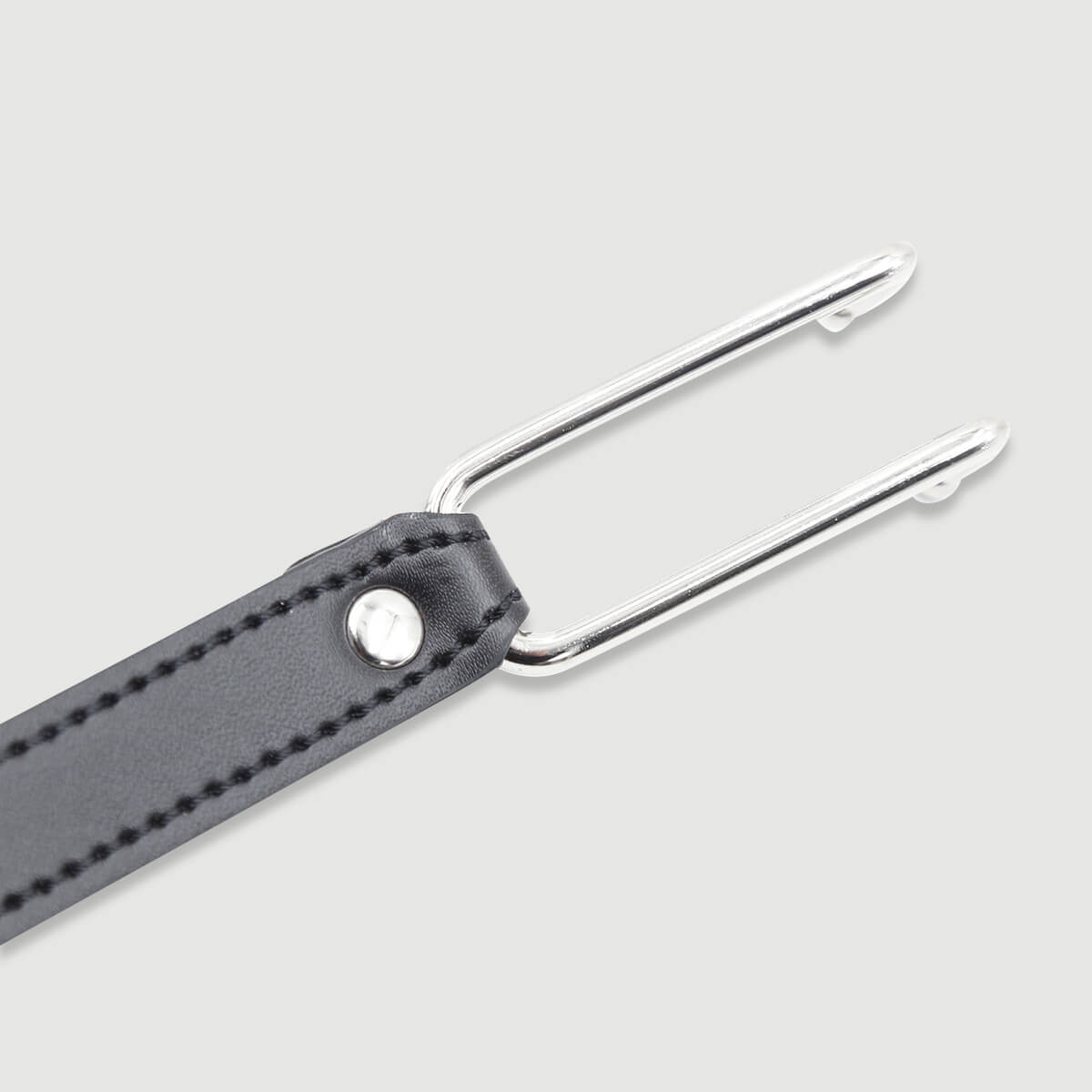 Δερμάτινο Φίμωτρο Με Μεταλλικούς Γάντζους Leather Mouth Gag With Metal Hooks - Μαύρο by Sexopolis