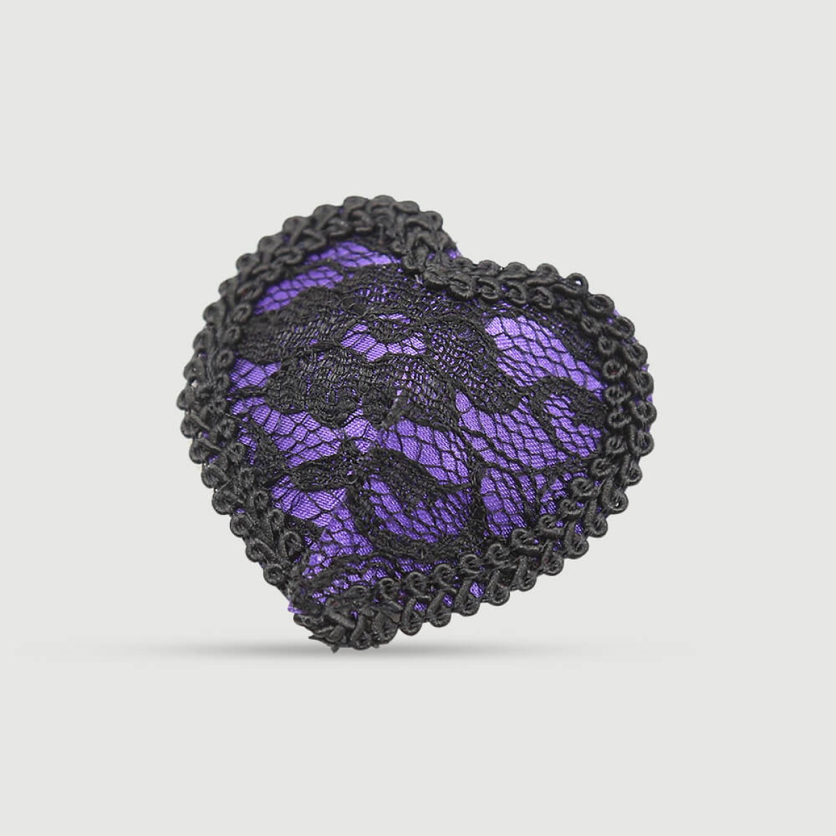 Σατέν Αυτοκόλλητα Θηλών Σε Σχήμα Καρδιάς Satin Heart Shaped Nipple Covers – Μωβ/Μαύρο by Sexopolis