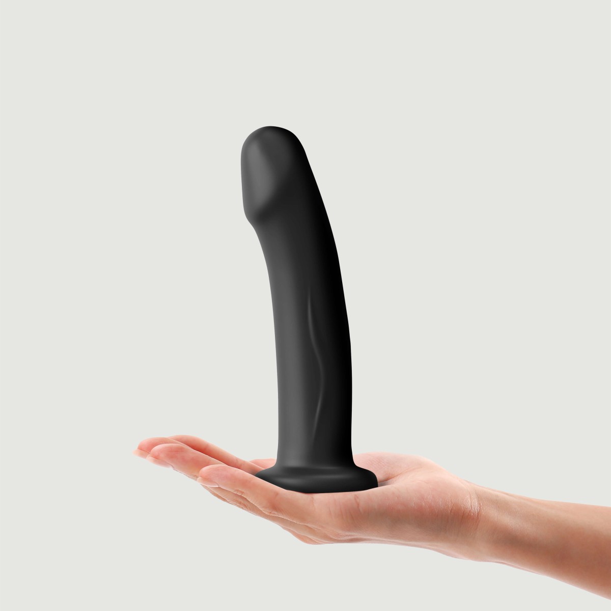 Ομοίωμα Πέους Σιλικόνης με Βεντούζα Real Pleasure Large Realistic Silicone Dildo with Suction Cup - Μαύρο by Sexopolis