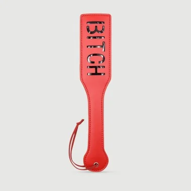 Δερμάτινο Paddle Με Χάραξη BITCH Domme Series Leather Paddle With BITCH Cutout – Κόκκινο