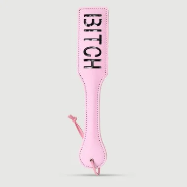 Paddle Με Χάραξη BITCH Από Συνθετικό Δέρμα Candy Spank Series Faux Leather Paddle With BITCH Cutout – Ροζ