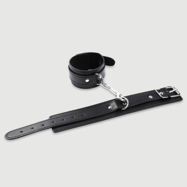 Δερμάτινες Χειροπέδες Με D Ring & Μεταλλικό Κούμπωμα Adjustable Leather Cuff Set With D-Ring & Metal Clip - Μαύρο